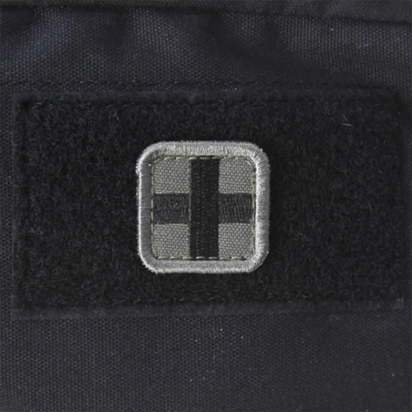 SNIGEL Litet Korsmärke -12 - Polisprylar.se