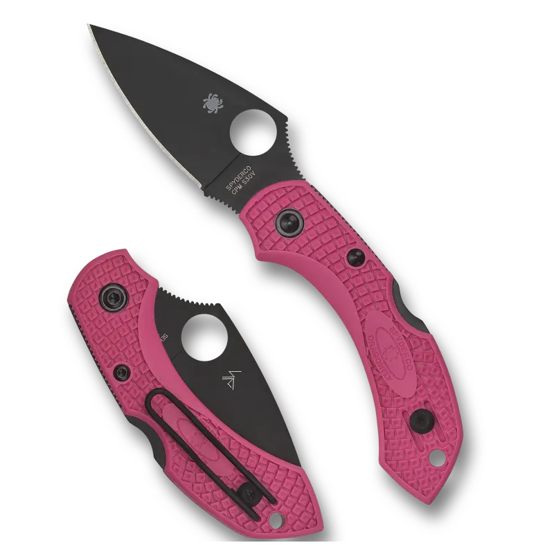 14,2 cm lång fällkniv med handtag av rosa FRN och bladstål av CPM S30V med svart finish. En lättviktskniv, liten, kompakt och smidig med alla funktioner som en fullstor fällkniv har.
