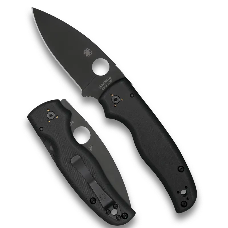 Spyderco Shaman är en kraftfull fällkniv som hämtar inspiration från den ikoniska Native-serien men i ett betydligt mer robust utförande.   Med sin imponerande styrka och förfinade ergonomi är detta en kniv byggd för att hantera de mest krävande uppgifterna utan att kompromissa med användarvänligheten. Finns även med Spyderedge, skriv en kommentar i kassan om du vill köpa en sådan.