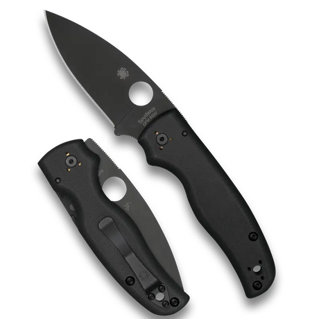 Spyderco Shaman är en kraftfull fällkniv som hämtar inspiration från den ikoniska Native-serien men i ett betydligt mer robust utförande.   Med sin imponerande styrka och förfinade ergonomi är detta en kniv byggd för att hantera de mest krävande uppgifterna utan att kompromissa med användarvänligheten. Finns även med Spyderedge, skriv en kommentar i kassan om du vill köpa en sådan.