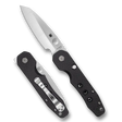 Spyderco Smock är en unik och tekniskt avancerad fällkniv designad av den prisbelönta knivmakaren Kevin Smock. Kniven sticker ut med sin eleganta, linjära profil och en innovativ konstruktion som kombinerar Spydercos klassiska tumhål med en smidig flipper-öppning, vilket ger en enastående mekanisk känsla.