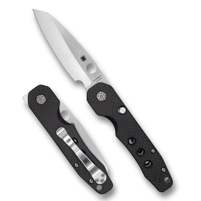 Spyderco Smock är en unik och tekniskt avancerad fällkniv designad av den prisbelönta knivmakaren Kevin Smock. Kniven sticker ut med sin eleganta, linjära profil och en innovativ konstruktion som kombinerar Spydercos klassiska tumhål med en smidig flipper-öppning, vilket ger en enastående mekanisk känsla.