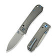 16,7 cm lång exklusiv fällkniv med knivskaft av 6AL4V Titanium, backspacer i samma material och gråa liners av rostfritt stål. Knivbladet har en grå stentvättad finish av CPM S45VN med en hårdhet på HRC 59-61. Clip, tumstöd och skruvar är tillverkade av titan. Snygga blå detaljer! Denna fällkniv är försedd med kullager vilket gör att den är mjuk, lätt, smidig och snabb att öppna.Clip: Tip-Up, Höger