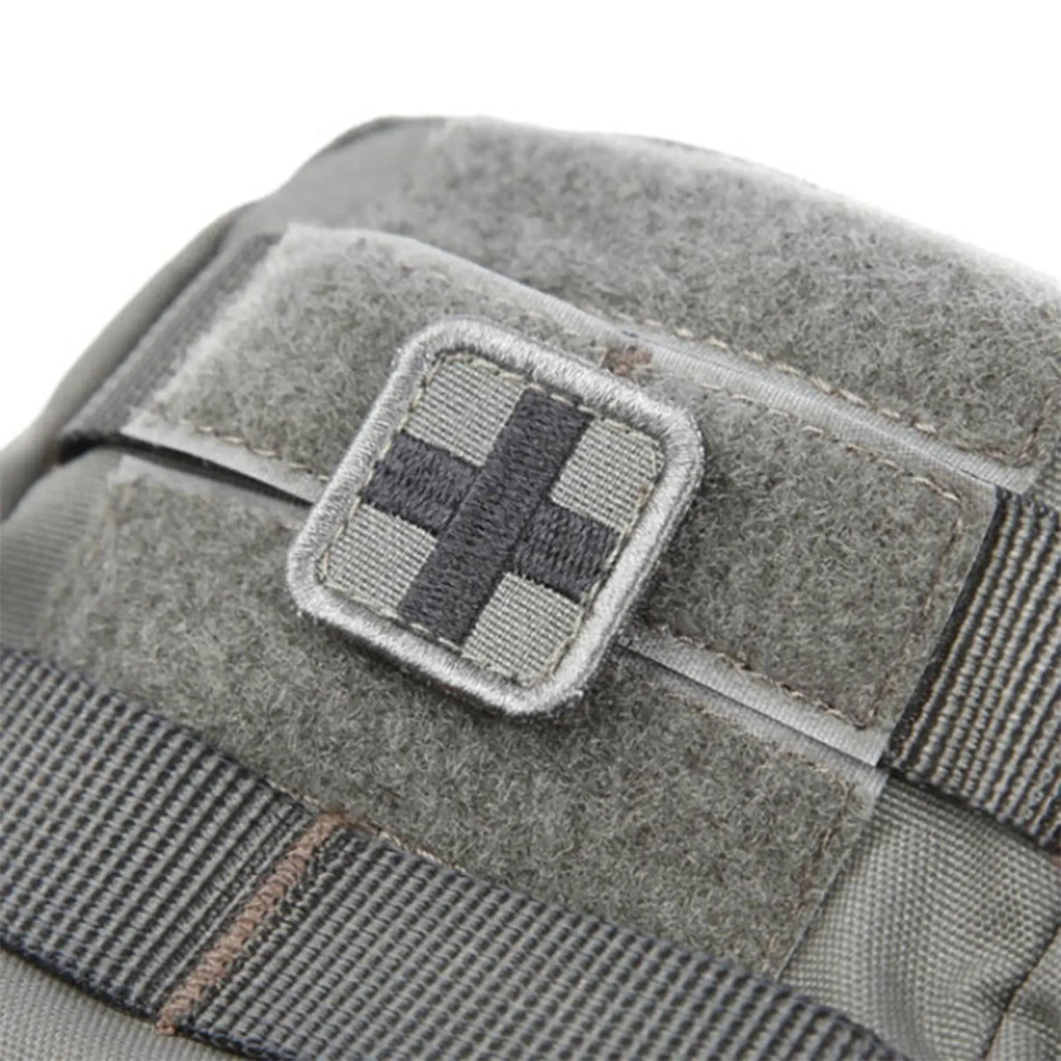 SNIGEL Litet Korsmärke -12 - Polisprylar.se